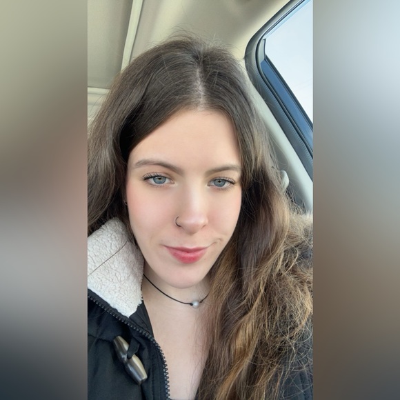 Meet your Posher, Beth - Picture 1 of 1